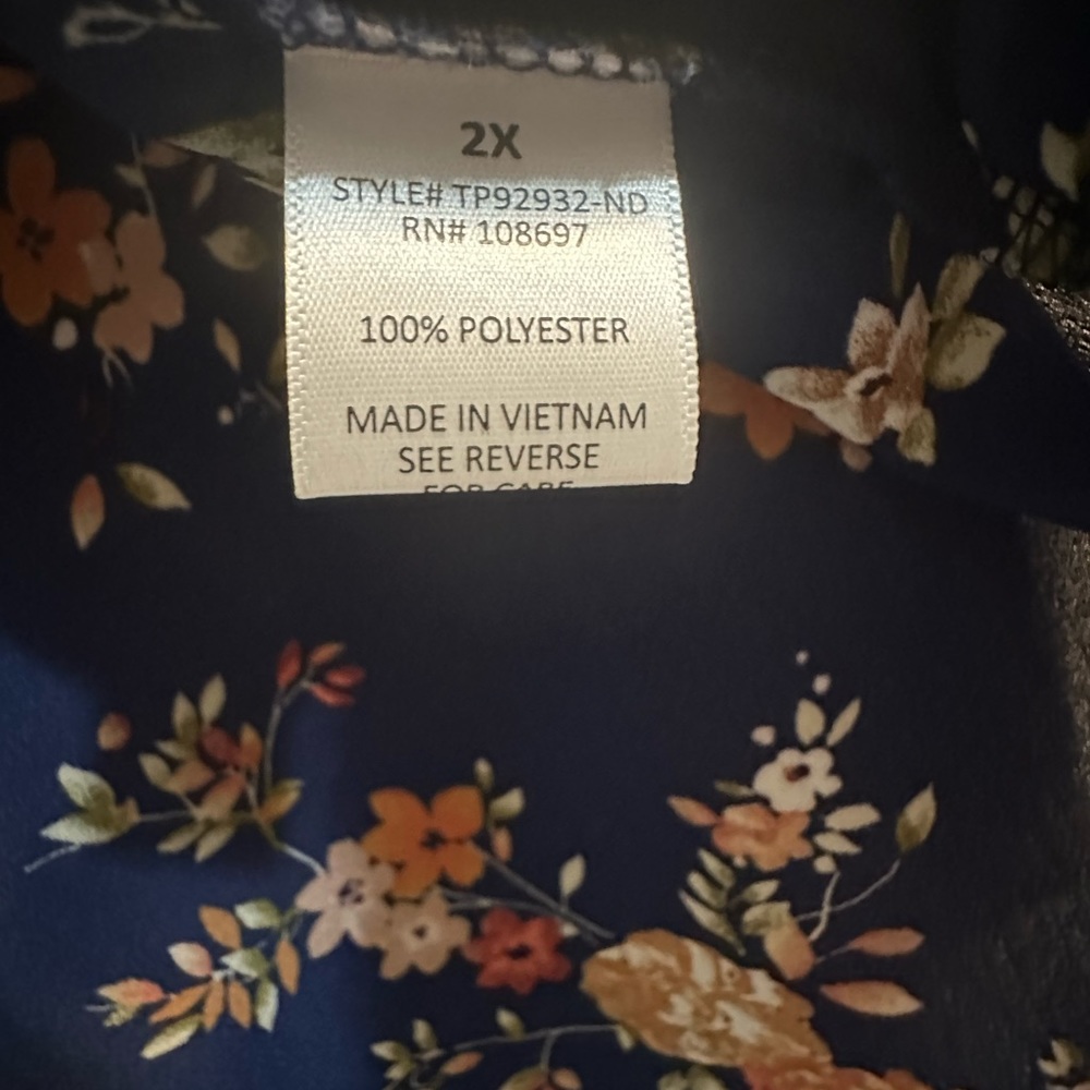 Sweet Rain Sleeveless Floral Top - Picture 6 of 7